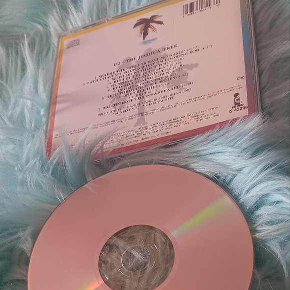 U2 CD - Picture 3 of 4